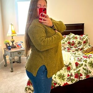 Olive Green Sweater🍸